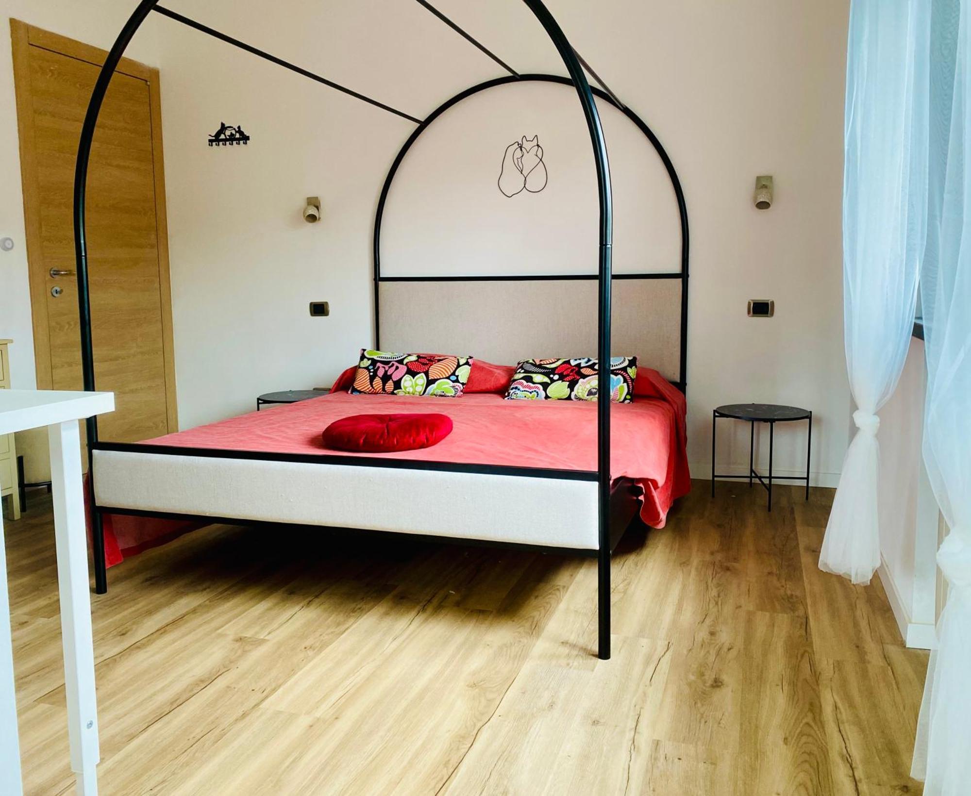 The Luxory Cat Bed & Breakfast Milan Exterior photo