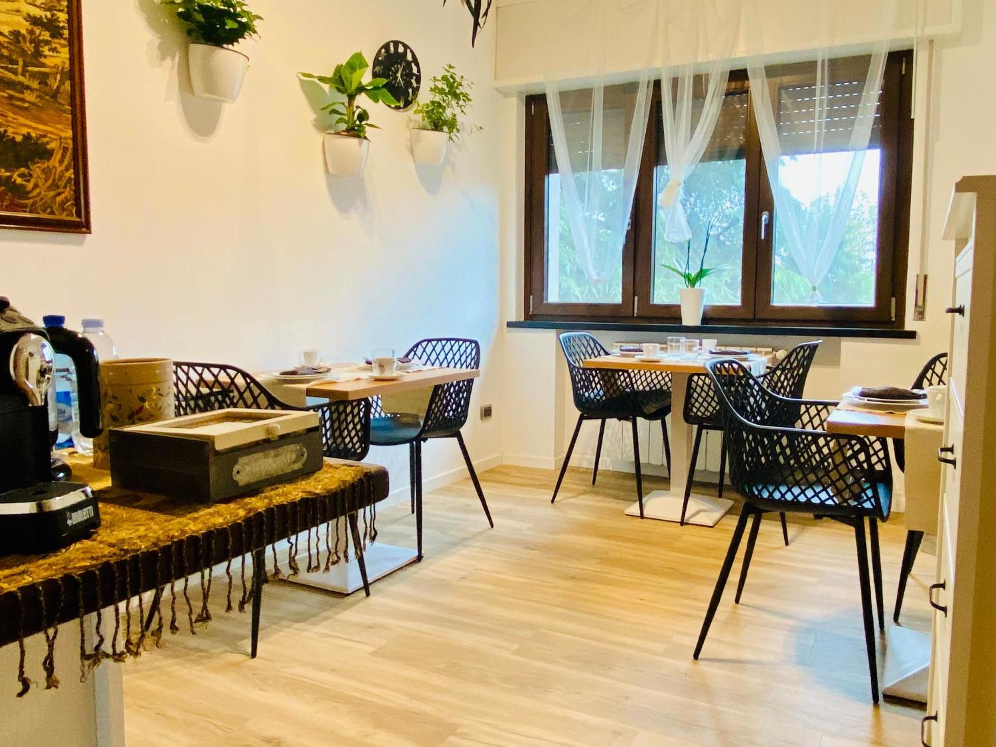 The Luxory Cat Bed & Breakfast Milan Exterior photo